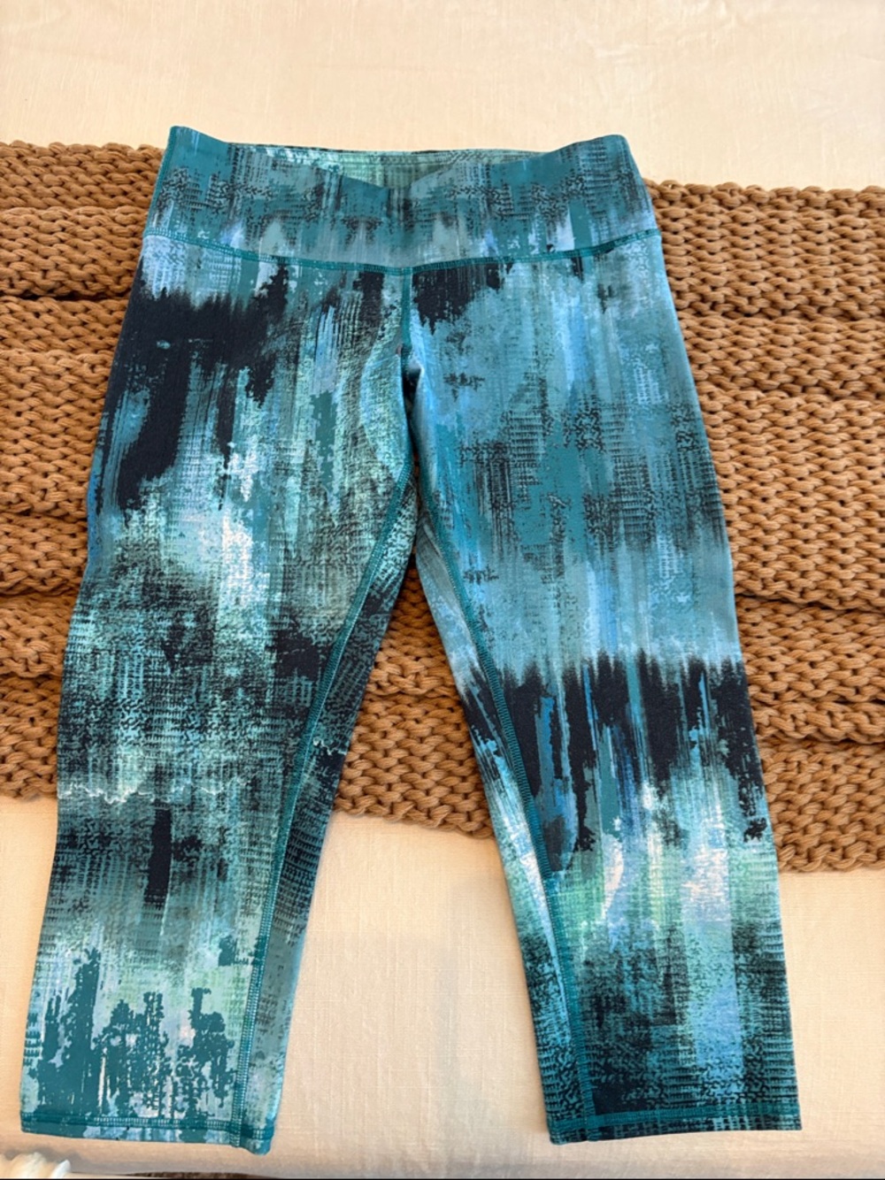 ALO Yoga Teal and Black Abstract Print Leggings